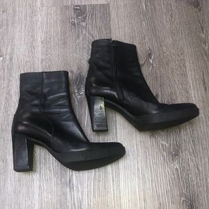 Tod’s Classic Leather Bootie Side Zip Stacked Heel